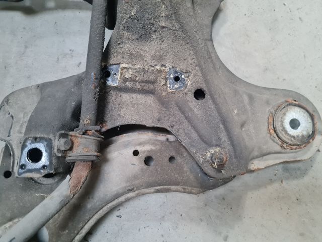 bontott VW GOLF IV Első Bölcső