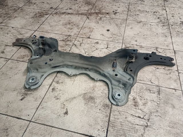 bontott VW GOLF IV Első Bölcső