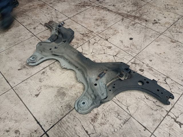 bontott VW GOLF IV Első Bölcső