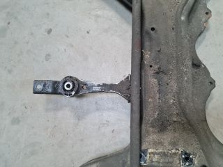 bontott VW GOLF IV Első Bölcső