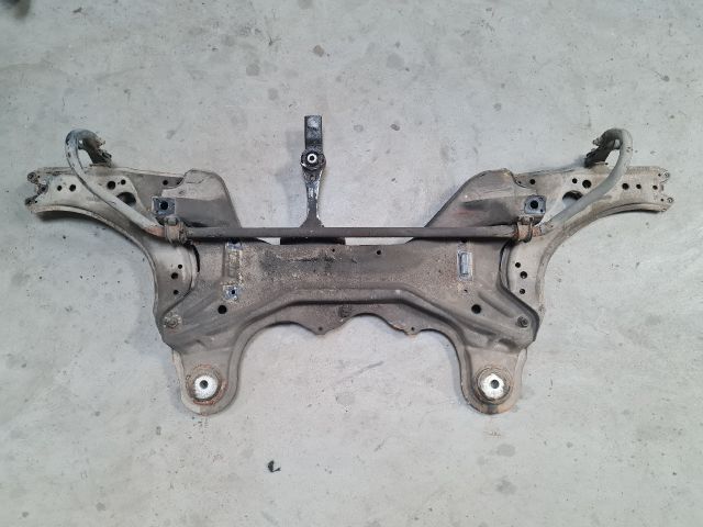 bontott VW GOLF IV Első Bölcső