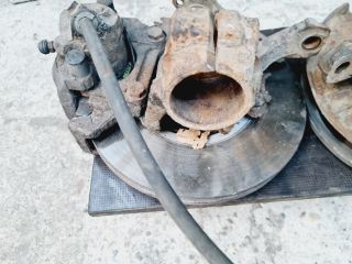 bontott VW GOLF IV Első Pár Fék Szett (Nyereg, Tárcsa, Betét)