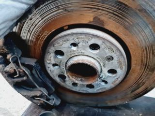 bontott VW GOLF IV Első Pár Fék Szett (Nyereg, Tárcsa, Betét)