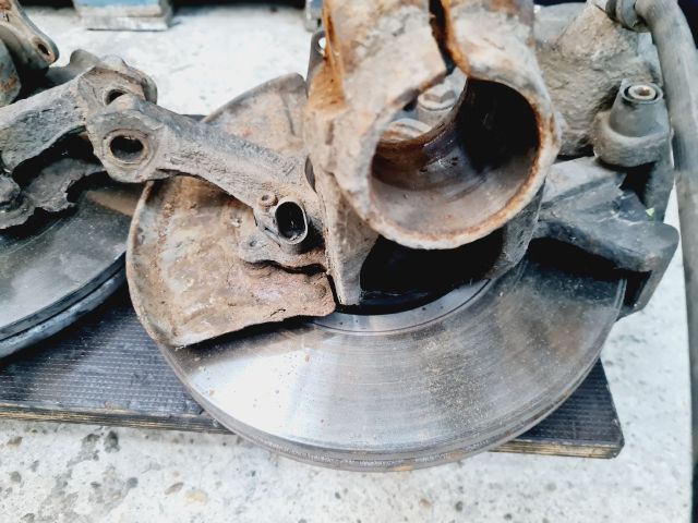 bontott VW GOLF IV Első Pár Fék Szett (Nyereg, Tárcsa, Betét)