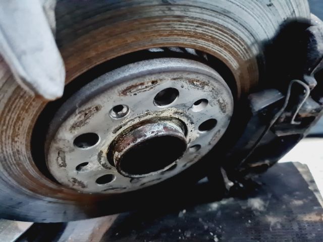 bontott VW GOLF IV Első Pár Fék Szett (Nyereg, Tárcsa, Betét)