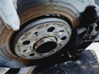 bontott VW GOLF IV Első Pár Fék Szett (Nyereg, Tárcsa, Betét)