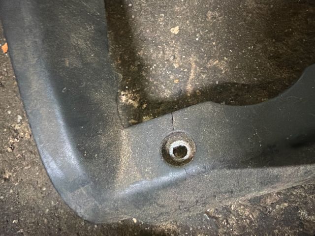 bontott VW GOLF IV Felső Motorburkolat