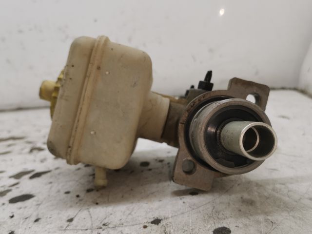 bontott VW GOLF IV Főfékhenger