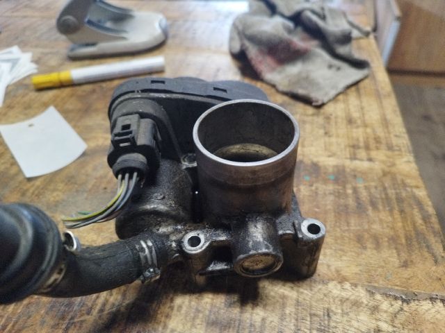 bontott VW GOLF IV Fojtószelep (Elektromos)