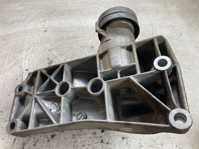 bontott VW GOLF IV Generátor Tartó Bak