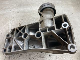 bontott VW GOLF IV Generátor Tartó Bak