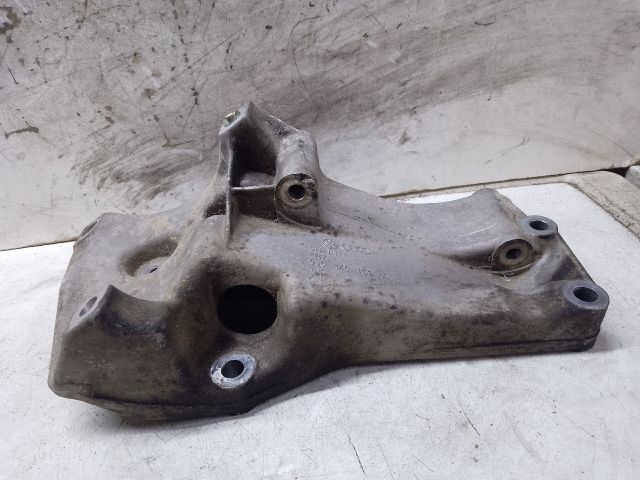 bontott VW GOLF IV Generátor Tartó Bak