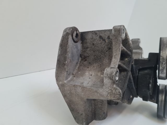 bontott VW GOLF IV Generátor Tartó Bak