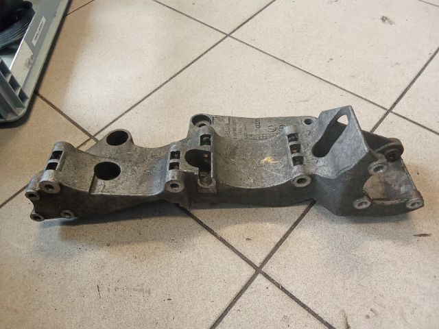 bontott VW GOLF IV Generátor Tartó Bak