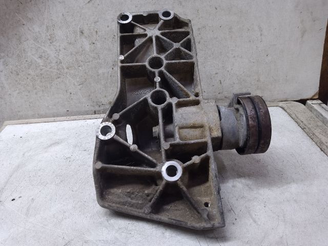 bontott VW GOLF IV Generátor Tartó Bak