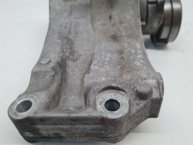 bontott VW GOLF IV Generátor Tartó Bak