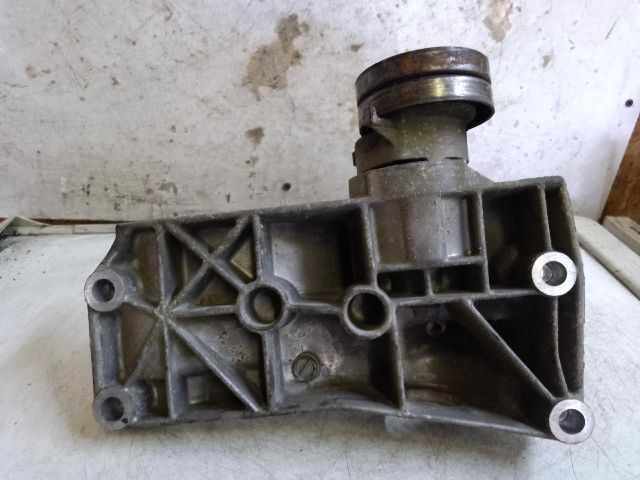 bontott VW GOLF IV Generátor Tartó Bak