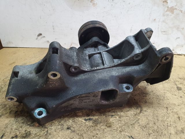 bontott VW GOLF IV Generátor Tartó Bak