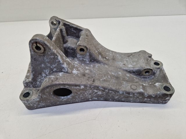 bontott VW GOLF IV Generátor Tartó Bak