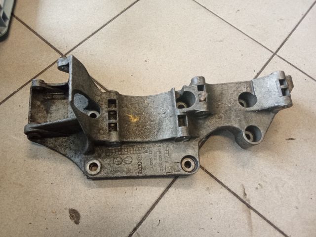 bontott VW GOLF IV Generátor Tartó Bak