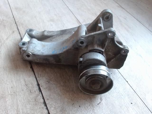 bontott VW GOLF IV Generátor Tartó Bak