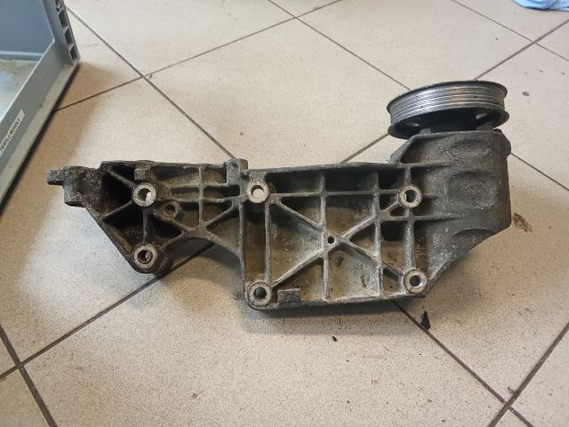 bontott VW GOLF IV Generátor Tartó Bak