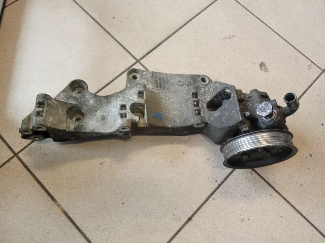 bontott VW GOLF IV Generátor Tartó Bak