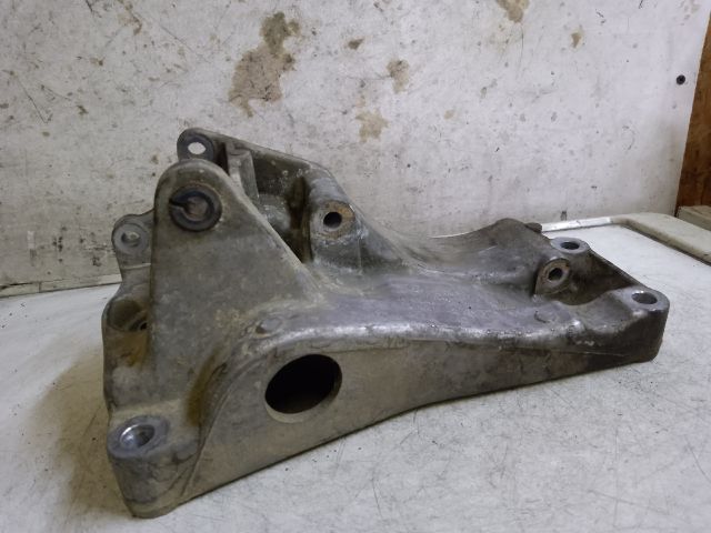 bontott VW GOLF IV Generátor Tartó Bak