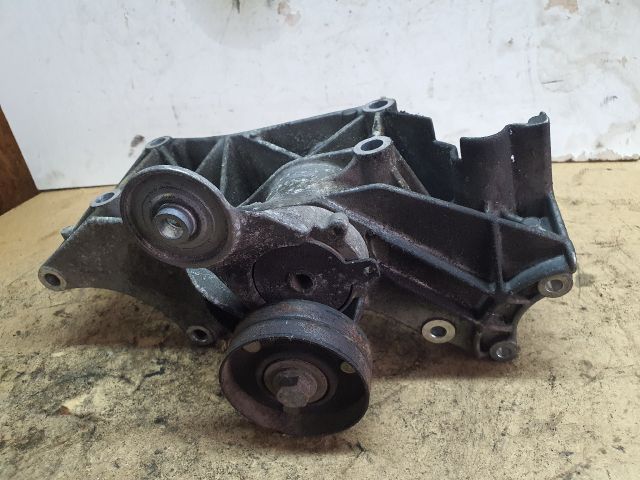 bontott VW GOLF IV Generátor Tartó Bak