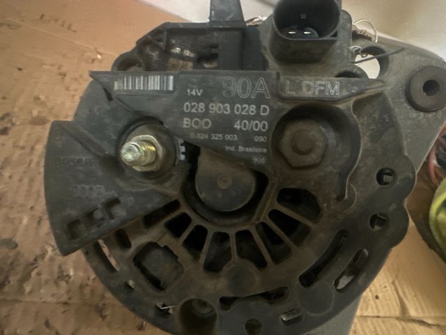 bontott VW GOLF IV Generátor