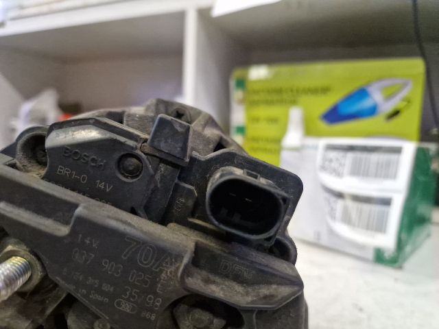 bontott VW GOLF IV Generátor