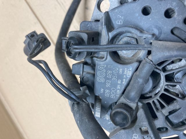 bontott VW GOLF IV Generátor