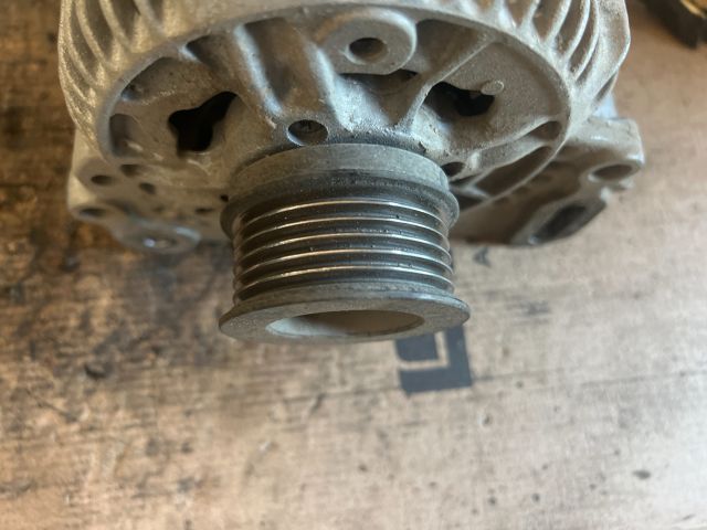 bontott VW GOLF IV Generátor