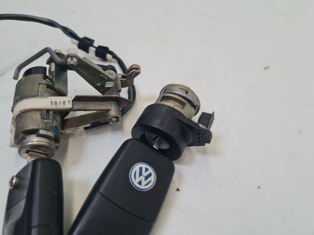 bontott VW GOLF IV Gyújtáskapcsoló Házzal