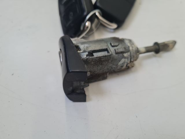 bontott VW GOLF IV Gyújtáskapcsoló Házzal