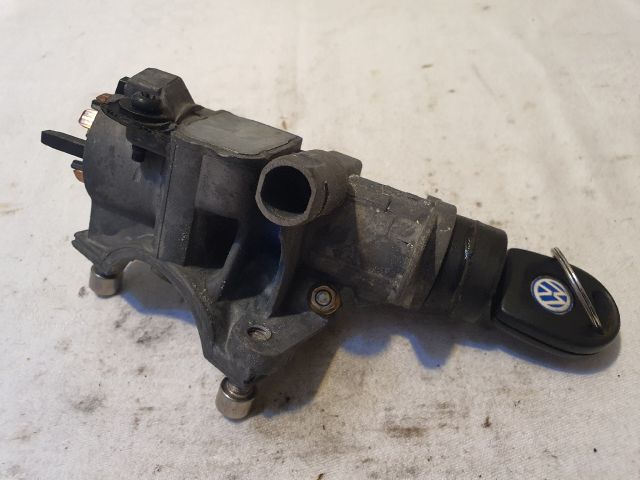 bontott VW GOLF IV Gyújtáskapcsoló Házzal