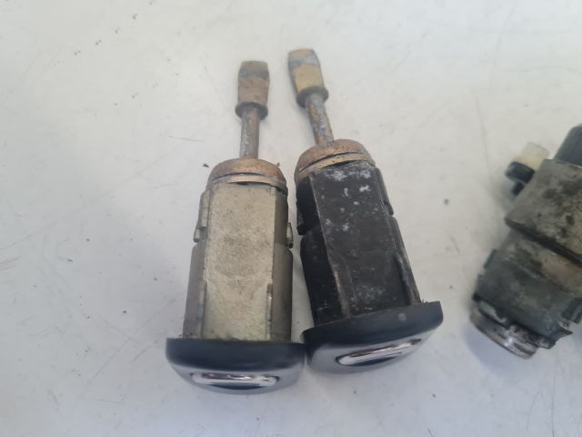 bontott VW GOLF IV Gyújtáskapcsoló Házzal