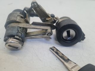 bontott VW GOLF IV Gyújtáskapcsoló Házzal