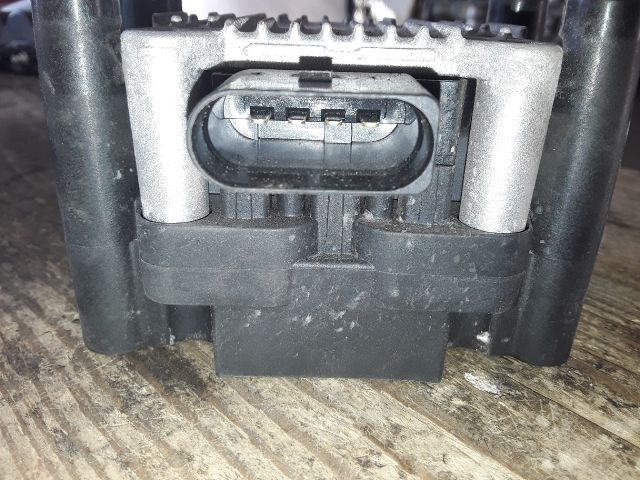 bontott VW GOLF IV Gyújtótrafó