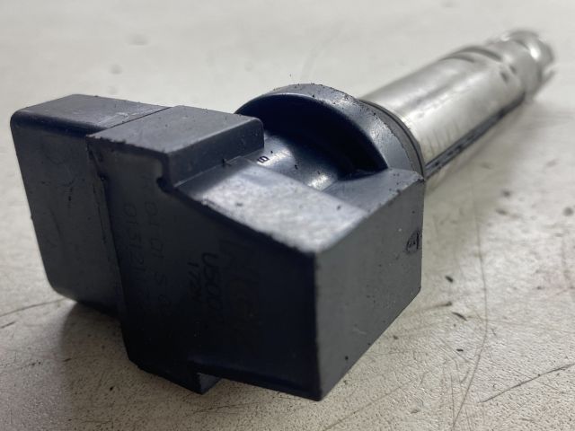 bontott VW GOLF IV Gyújtótrafó