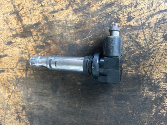 bontott VW GOLF IV Gyújtótrafó