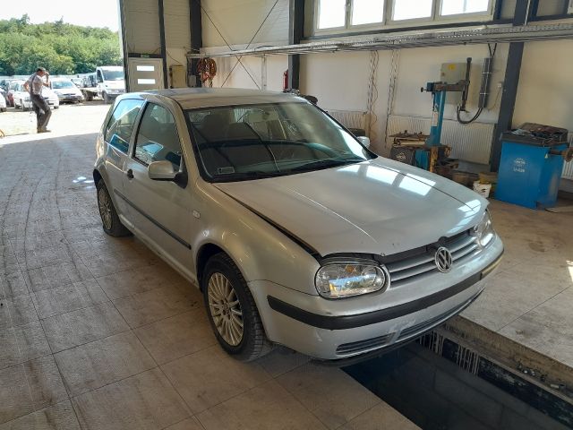 bontott VW GOLF IV Homlokfal (Üres lemez)