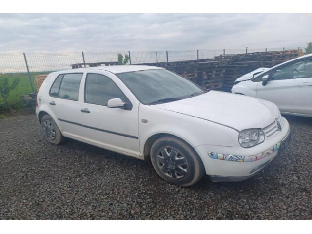 bontott VW GOLF IV Homlokfal (Üres lemez)
