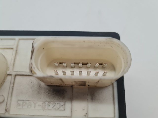 bontott VW GOLF IV Hűtőventilátor Relé