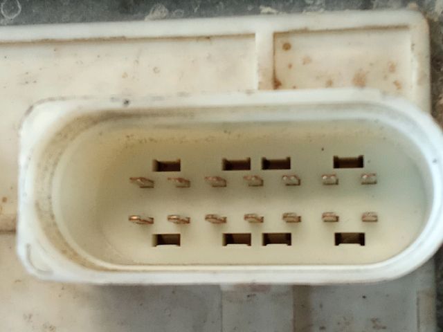 bontott VW GOLF IV Hűtőventilátor Relé