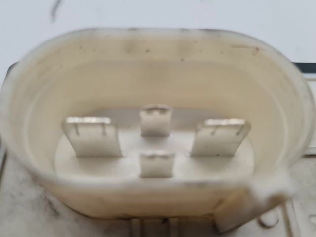 bontott VW GOLF IV Hűtőventilátor Relé