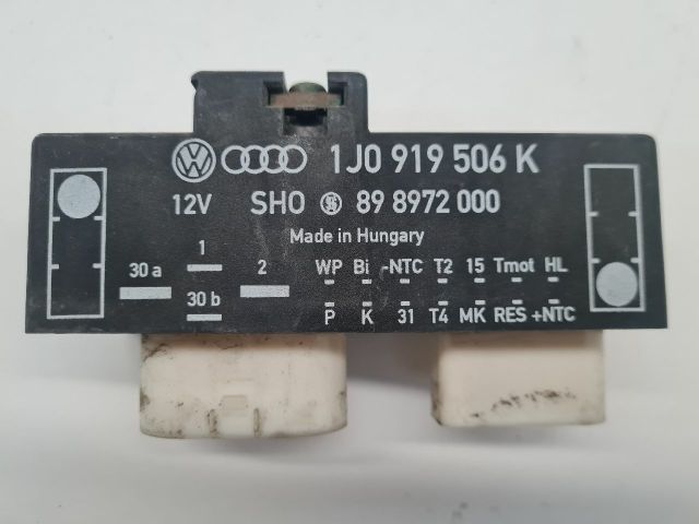 bontott VW GOLF IV Hűtőventilátor Relé