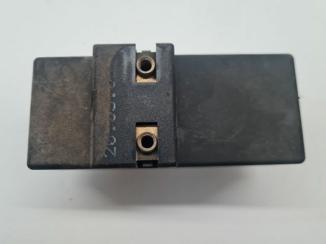 bontott VW GOLF IV Hűtőventilátor Relé