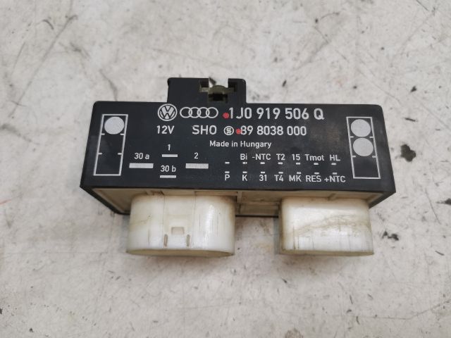 bontott VW GOLF IV Hűtőventilátor Relé
