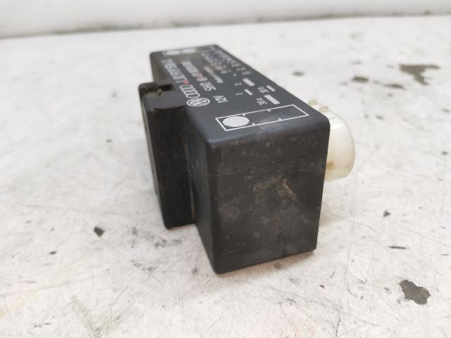bontott VW GOLF IV Hűtőventilátor Relé